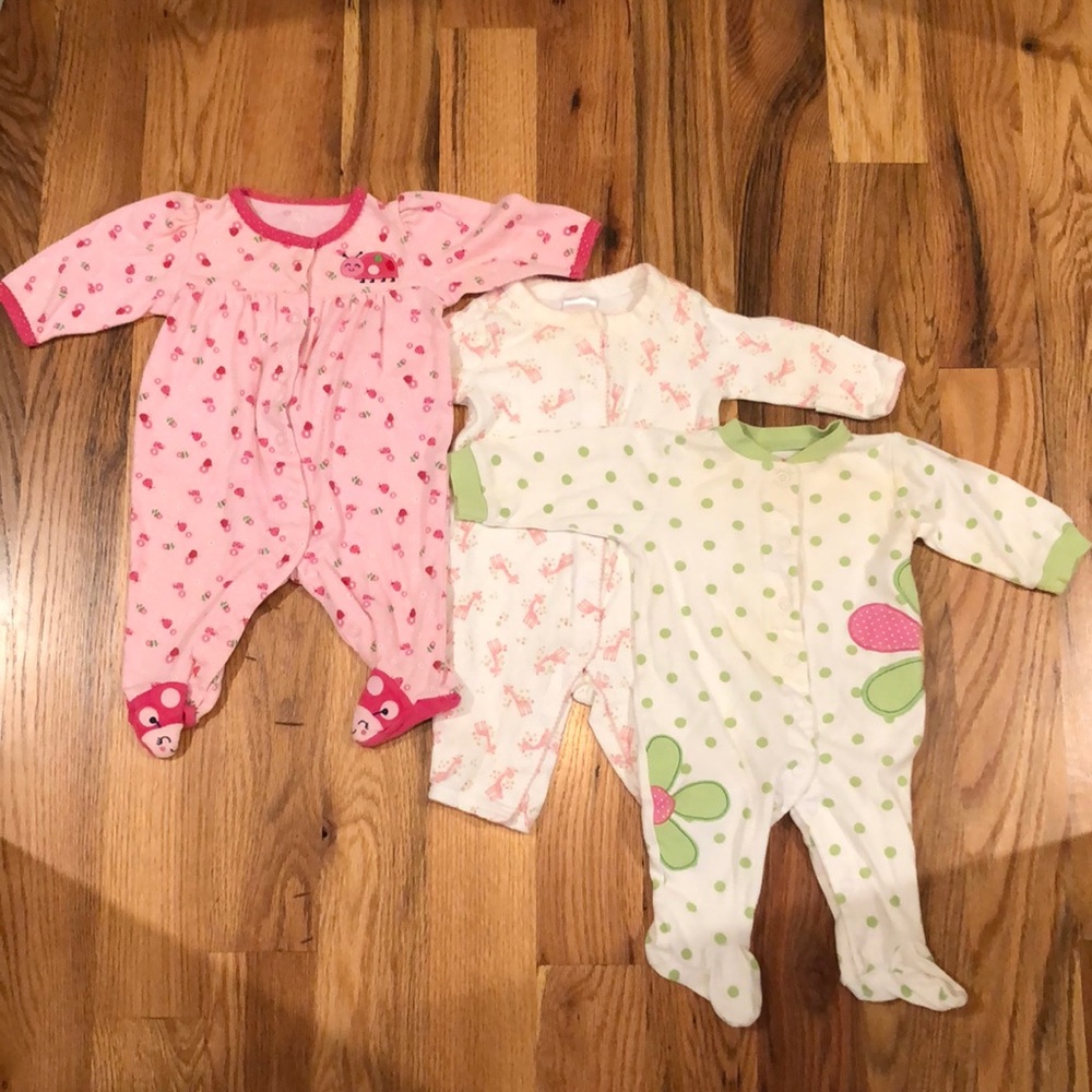 2/$10 🧡 Bundle of 3 PJs - 3 months